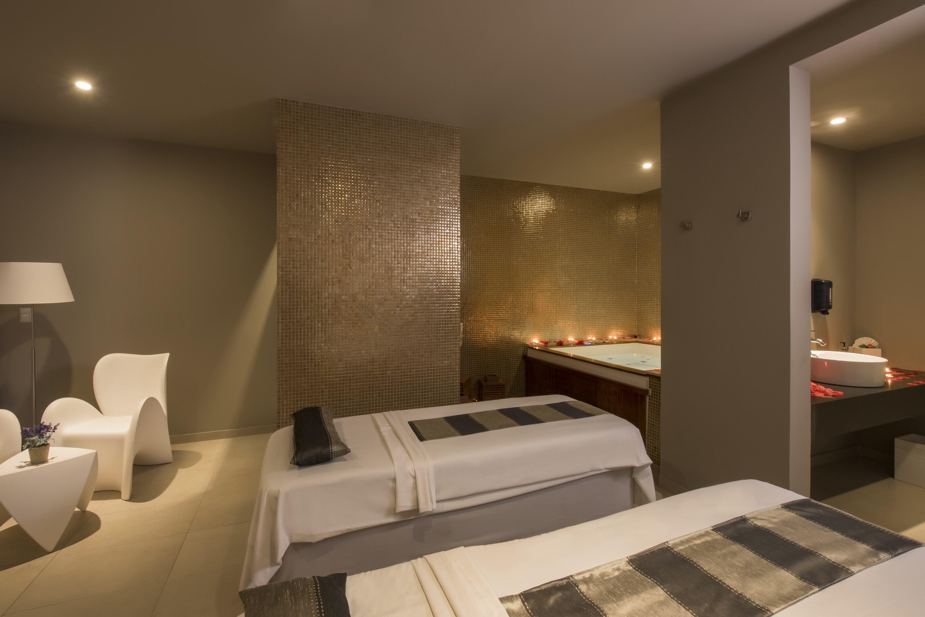 Platinum Yucatan Princess Adults Only Playa del Carmen Ngoại thất bức ảnh Spa at the hotel