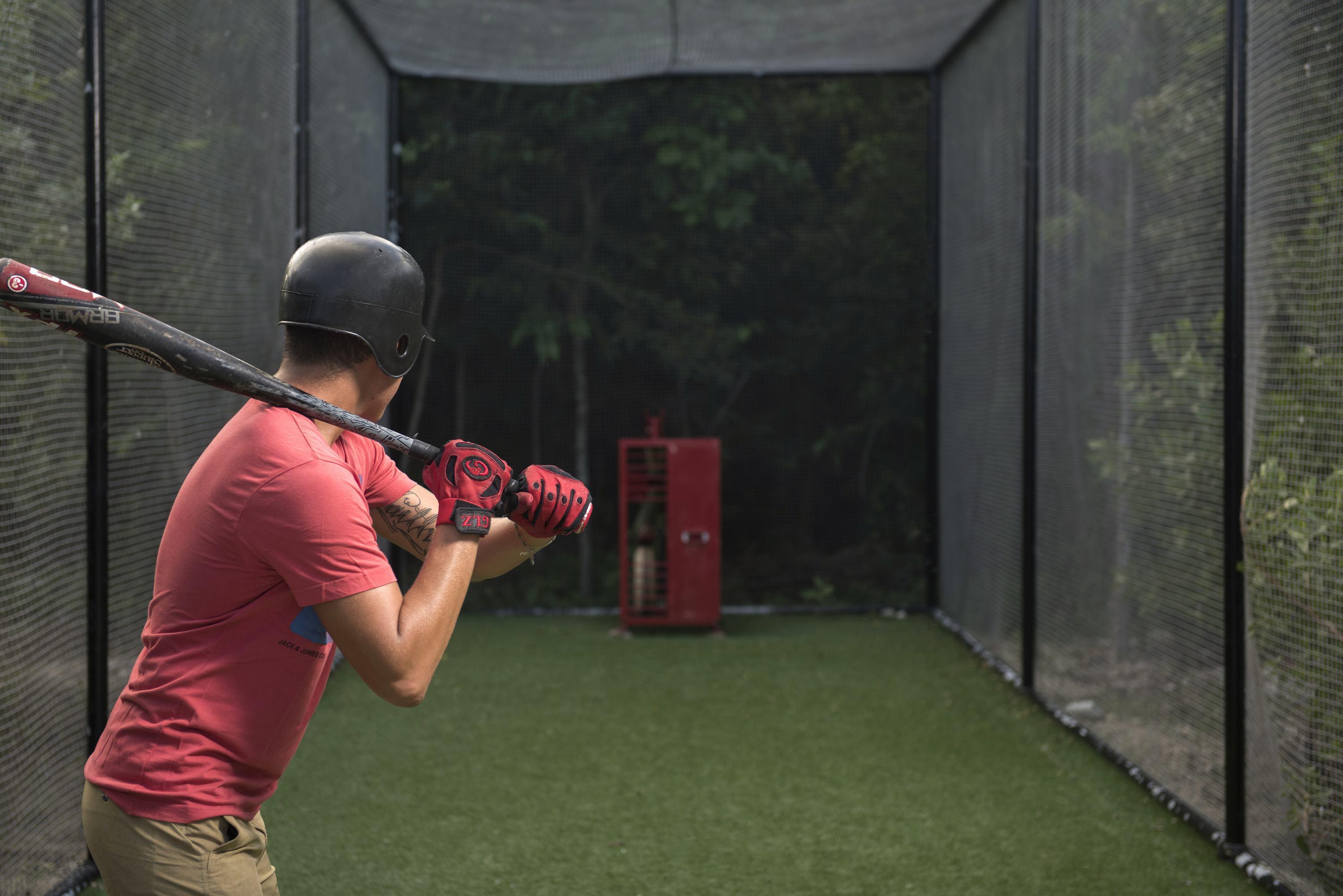 Platinum Yucatan Princess Adults Only Playa del Carmen Ngoại thất bức ảnh A batter preparing to swing at a pitch