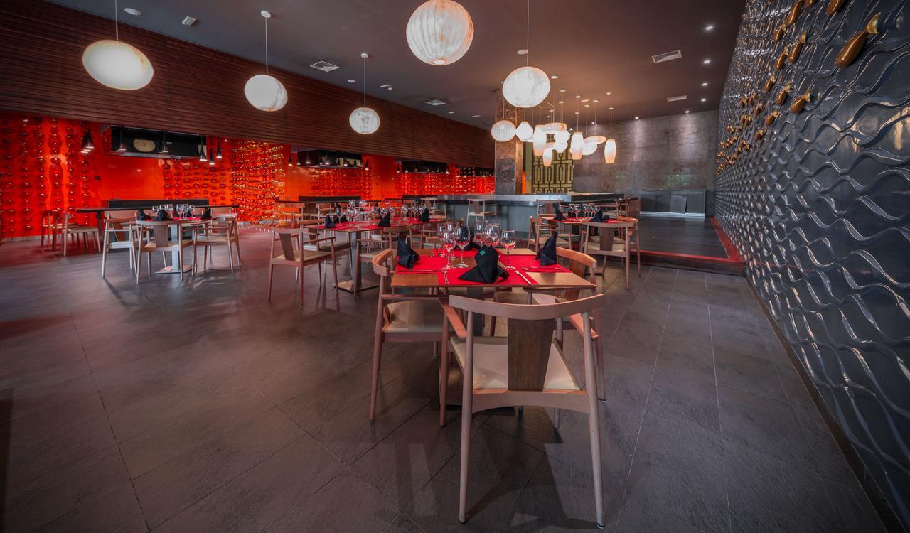Platinum Yucatan Princess Adults Only Playa del Carmen Ngoại thất bức ảnh Interior of the restaurant
